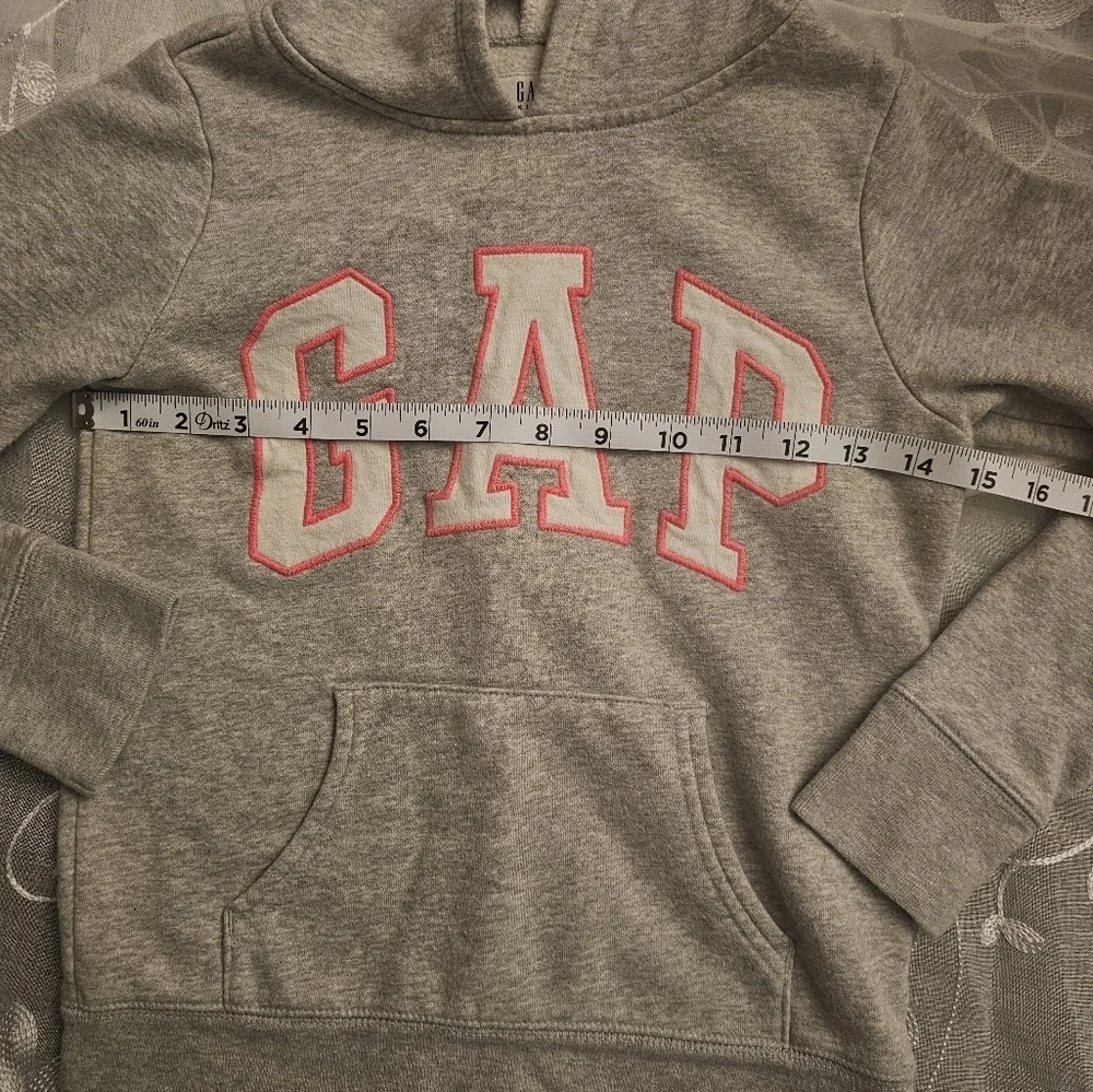GAP kids hoodie size 8(M) cozy casual seasonal fashion